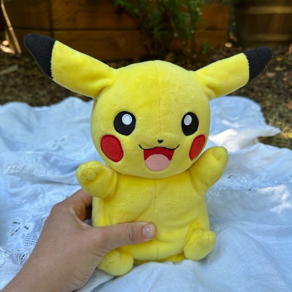 Pikachu Plush Stuffed Toy Talking Light Up Pokemon Tomy 2016 Ears Movable 10.5" - Picture 10 of 11